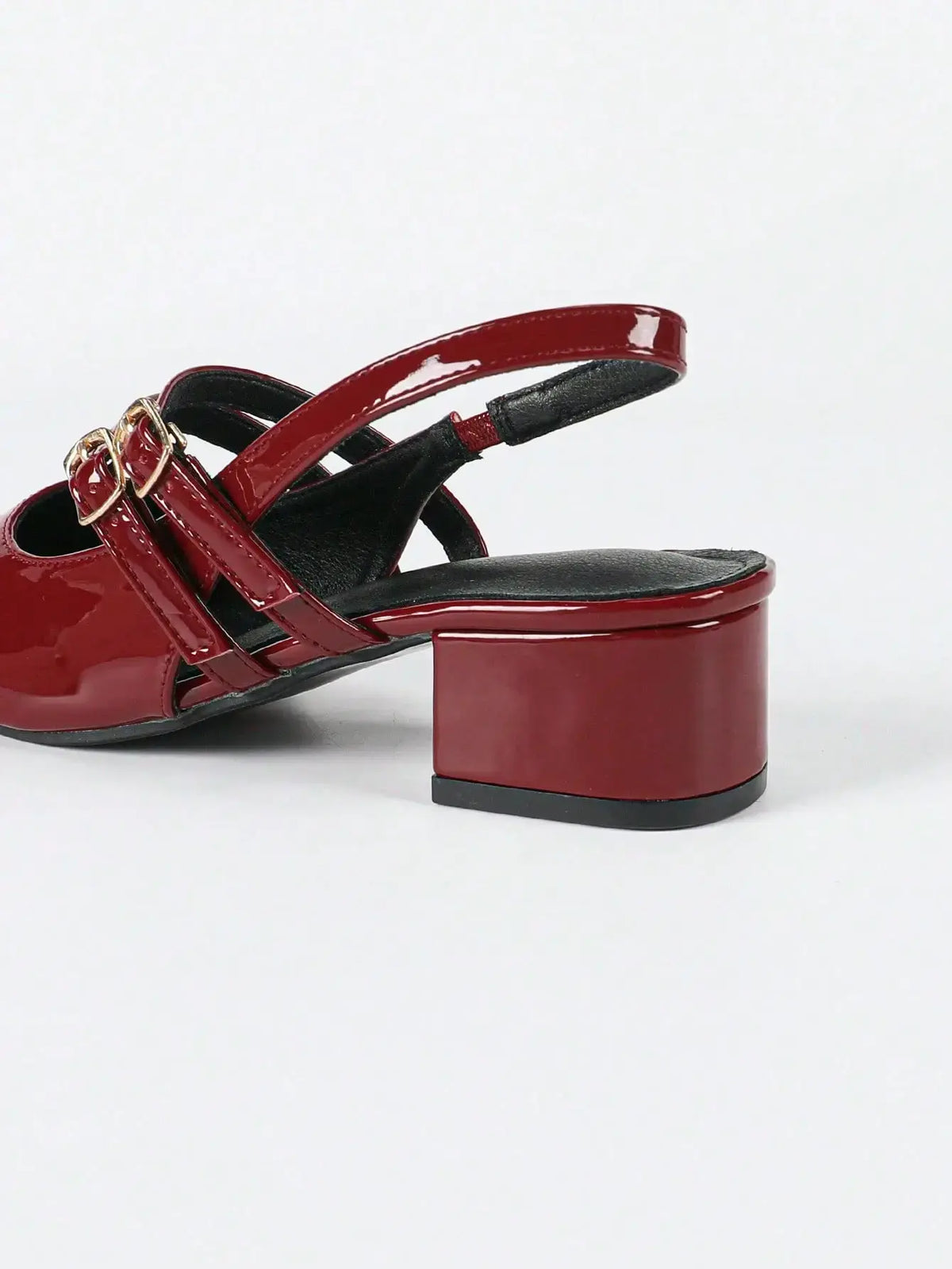 Carlota - Slingback de Charol con Doble Tira y Tacón Bloque