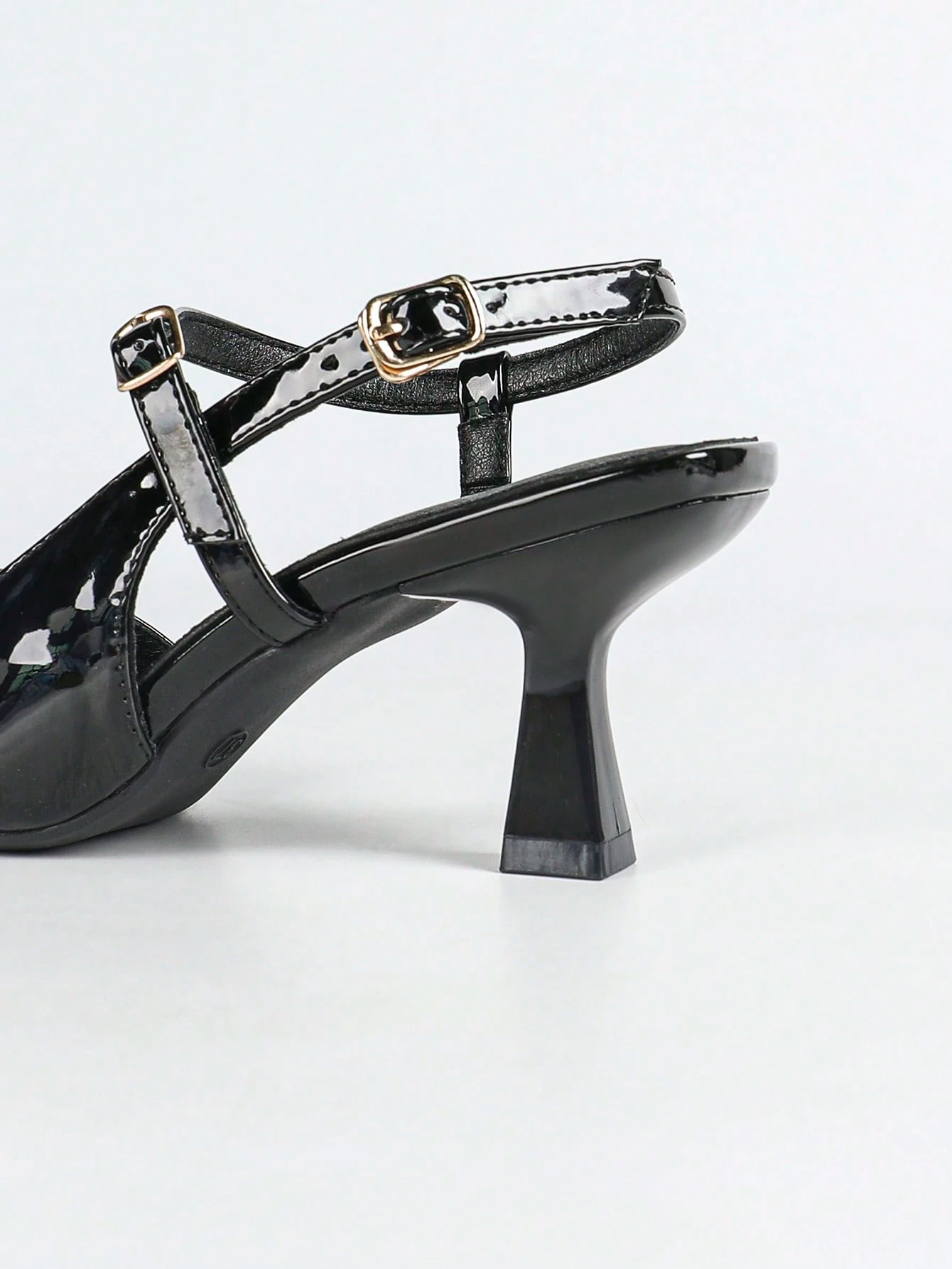 Julia - Slingback de Charol con Doble Correa al Tobillo