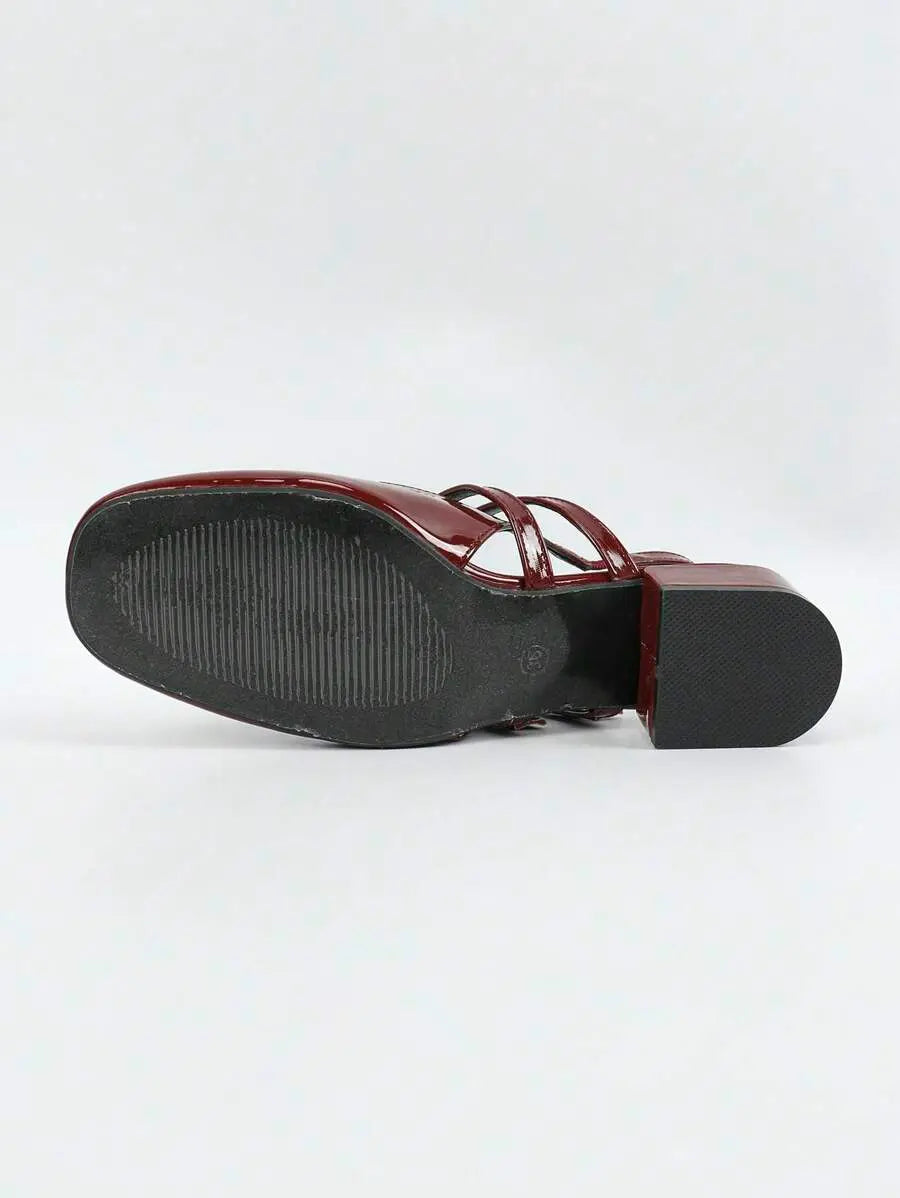 Carlota - Slingback de Charol con Doble Tira y Tacón Bloque