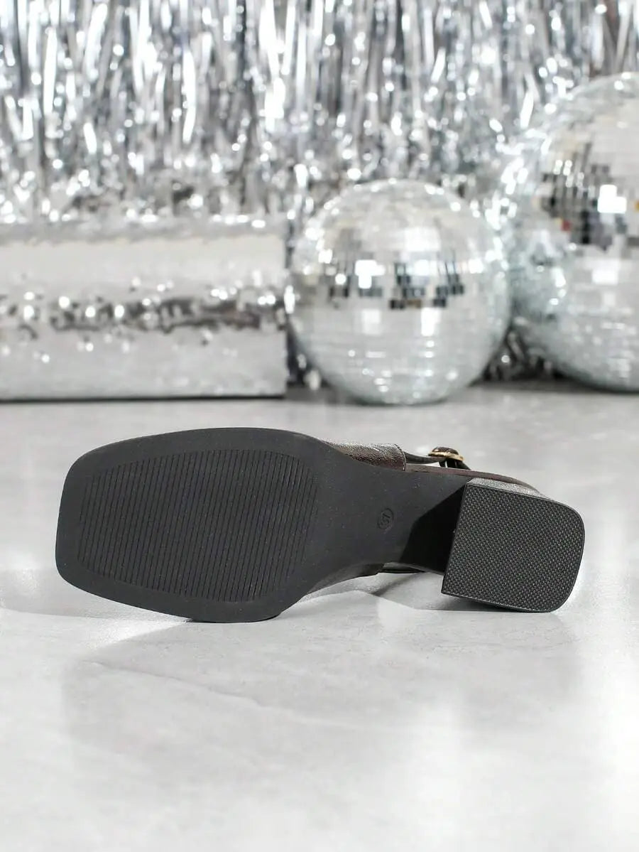 Inés - Slingback Loafer de Tacón Bloque con Cadena Dorada