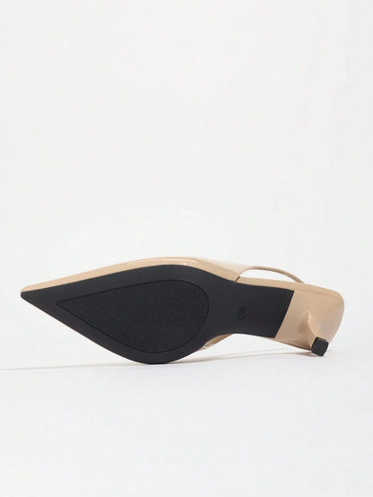 Vega - Slingback de Tacón Kitten con Punta Fina