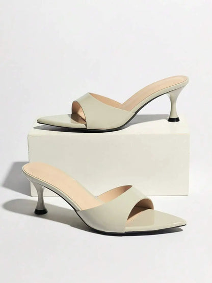 Vega - Tacones de Tira Ancha en Charol con Tacón Esculpido