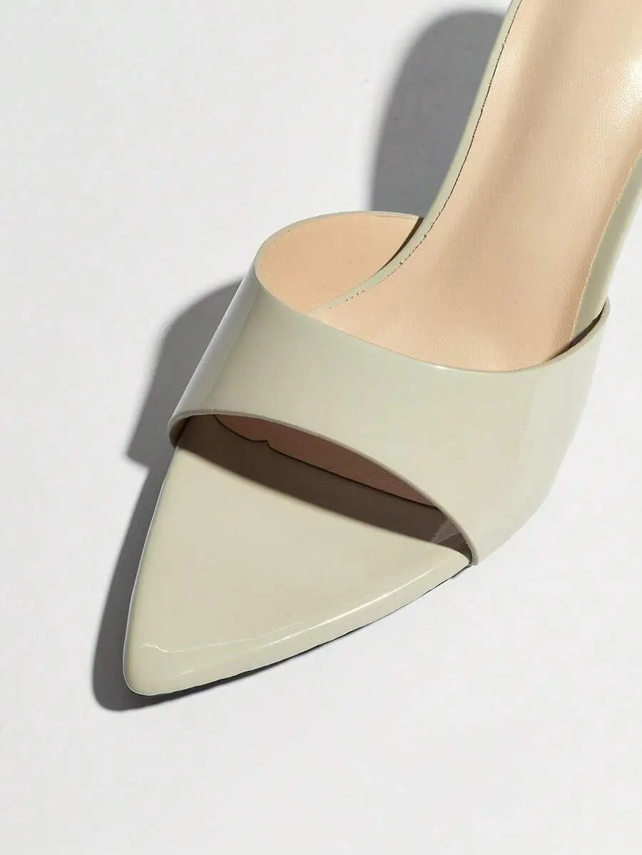 Vega - Tacones de Tira Ancha en Charol con Tacón Esculpido