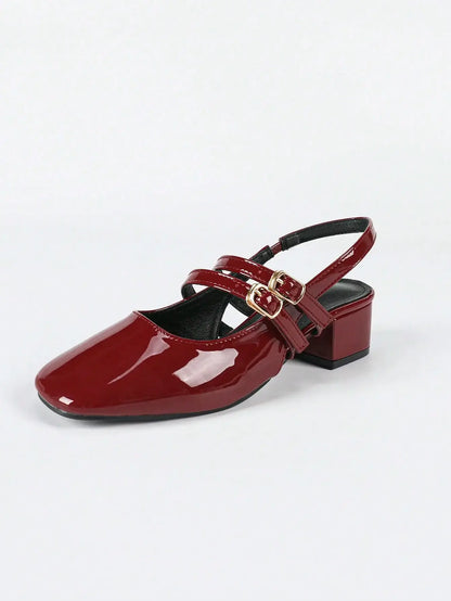 Carlota - Slingback de Charol con Doble Tira y Tacón Bloque