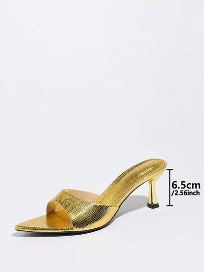 Vega - Tacones de Tira Ancha en Charol con Tacón Esculpido