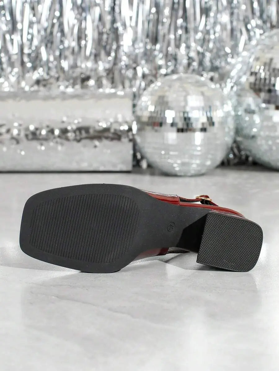 Inés - Slingback Loafer de Tacón Bloque con Cadena Dorada