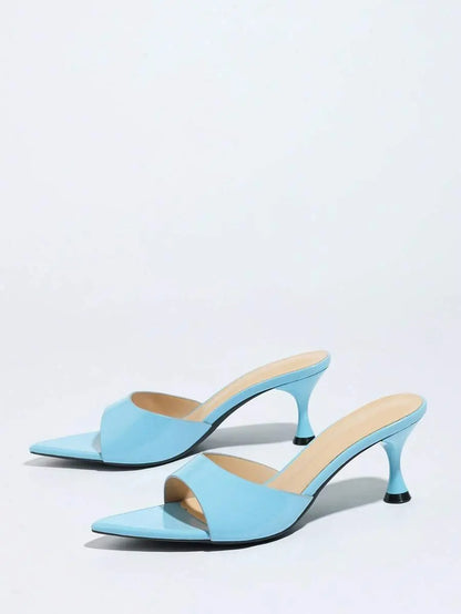 Vega - Tacones de Tira Ancha en Charol con Tacón Esculpido