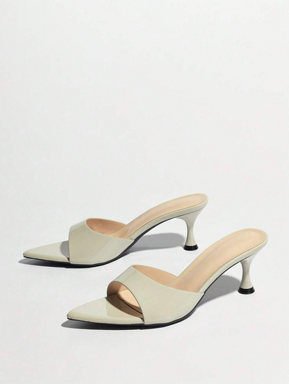 Vega - Tacones de Tira Ancha en Charol con Tacón Esculpido