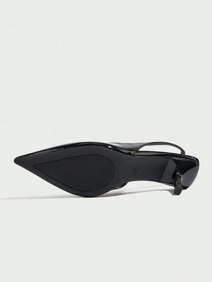 Vega - Slingback de Tacón Kitten con Punta Fina
