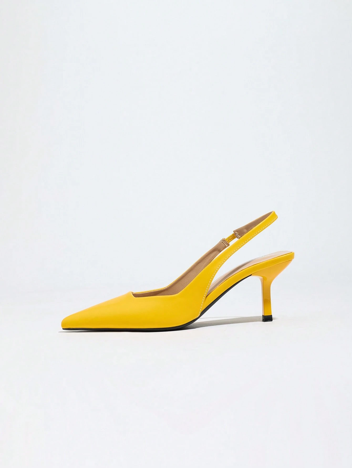 Vega - Slingback de Tacón Kitten con Punta Fina