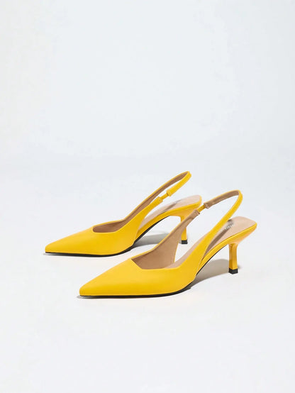Vega - Slingback de Tacón Kitten con Punta Fina