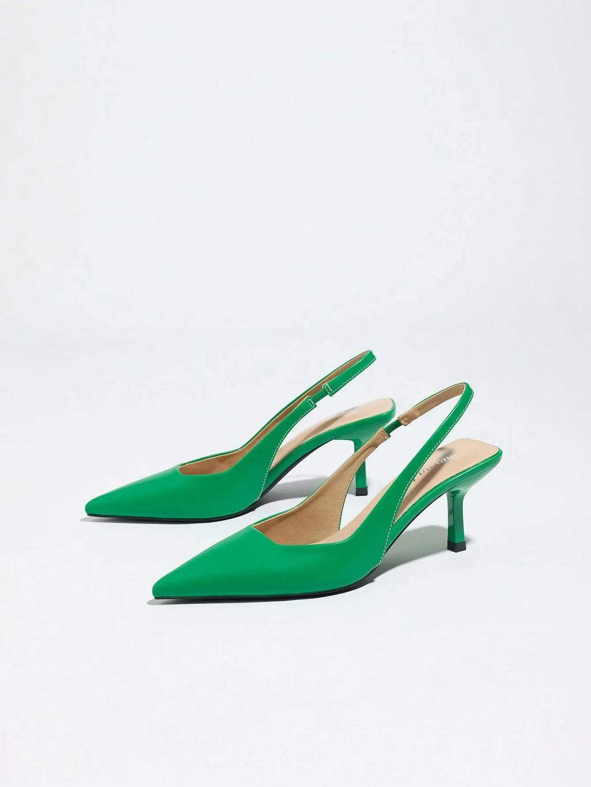 Vega - Slingback de Tacón Kitten con Punta Fina