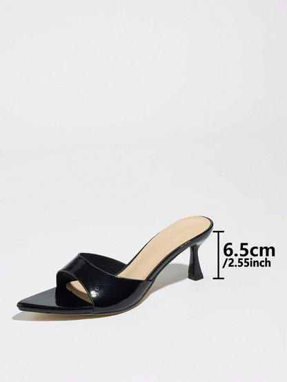 Vega - Tacones de Tira Ancha en Charol con Tacón Esculpido